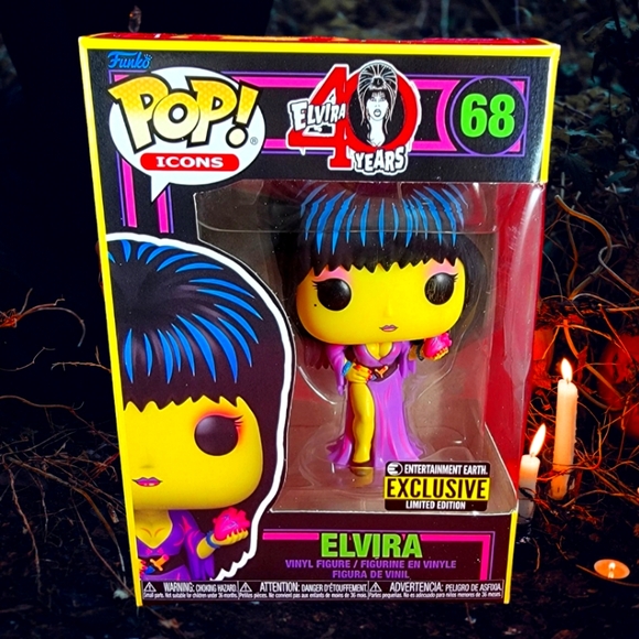 Elvira entertainment earth exclusive funko # 68 (nib) With pop protector - Picture 1 of 7